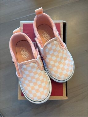 Vans Kids Slip-On Checkerboard Sneakers - Peach & White - Size 7 - Gently Used